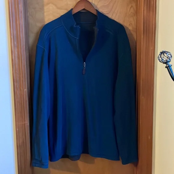 Navy blue sweatshirt. Men’s. - Picture 1 of 5